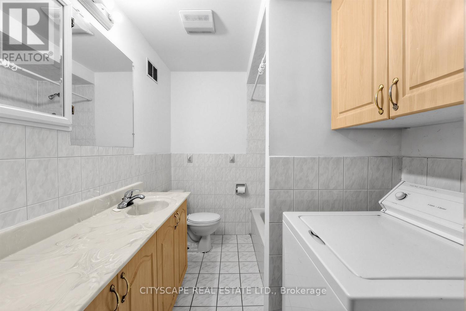 Bsmt - 5482 Loonlake Avenue, Mississauga, Ontario  L5V 2J6 - Photo 23 - W12874854