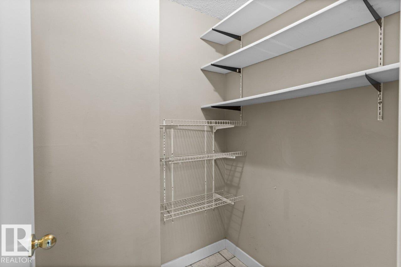 2031 Saddleback Rd Nw, Edmonton, Alberta  T6J 4T4 - Photo 10 - E4470120