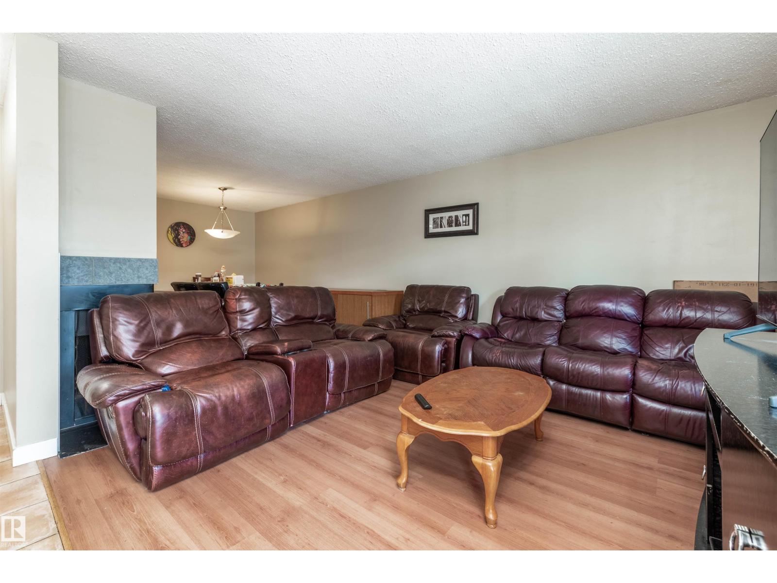 2031 Saddleback Rd Nw, Edmonton, Alberta  T6J 4T4 - Photo 4 - E4470120
