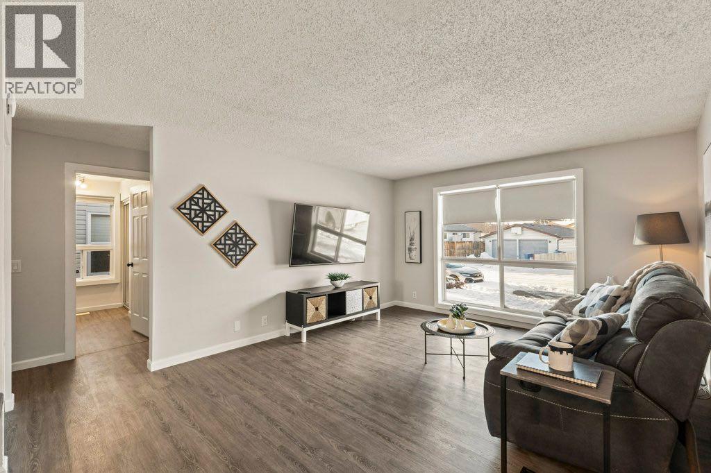 14 Sunnyside Place Se, Airdrie, Alberta  T4B 1S4 - Photo 10 - A2288291