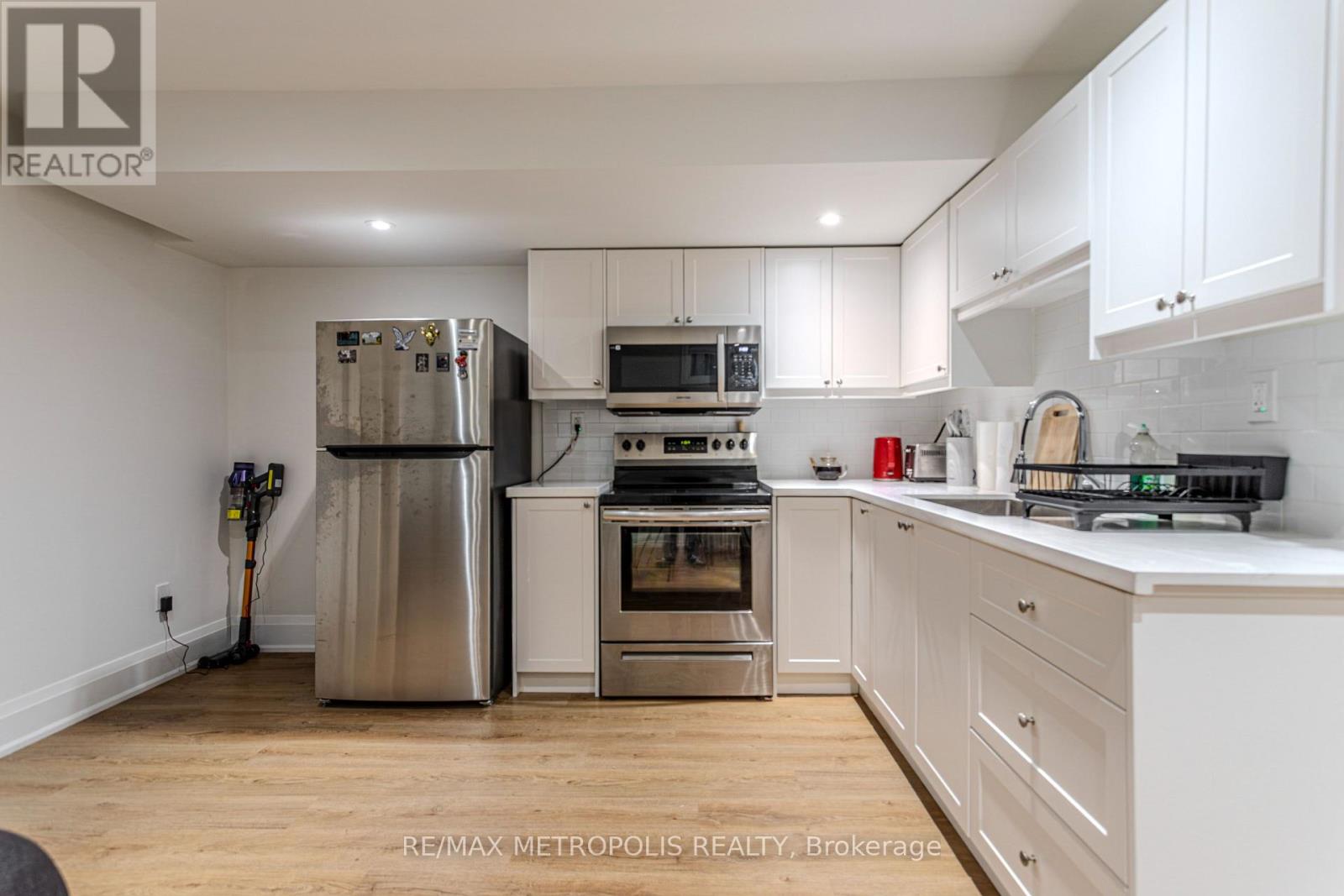 Basement - 79a Laburnham Avenue, Toronto, Ontario  M8W 1S6 - Photo 13 - W12882716