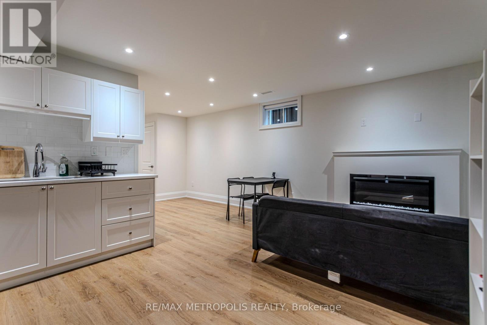 Basement - 79a Laburnham Avenue, Toronto, Ontario  M8W 1S6 - Photo 17 - W12882716