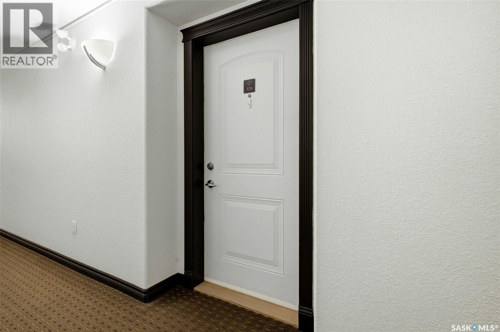 308 2351 Windsor Park Road, Regina, Saskatchewan  S4V 1N4 - Photo 3 - SK030372