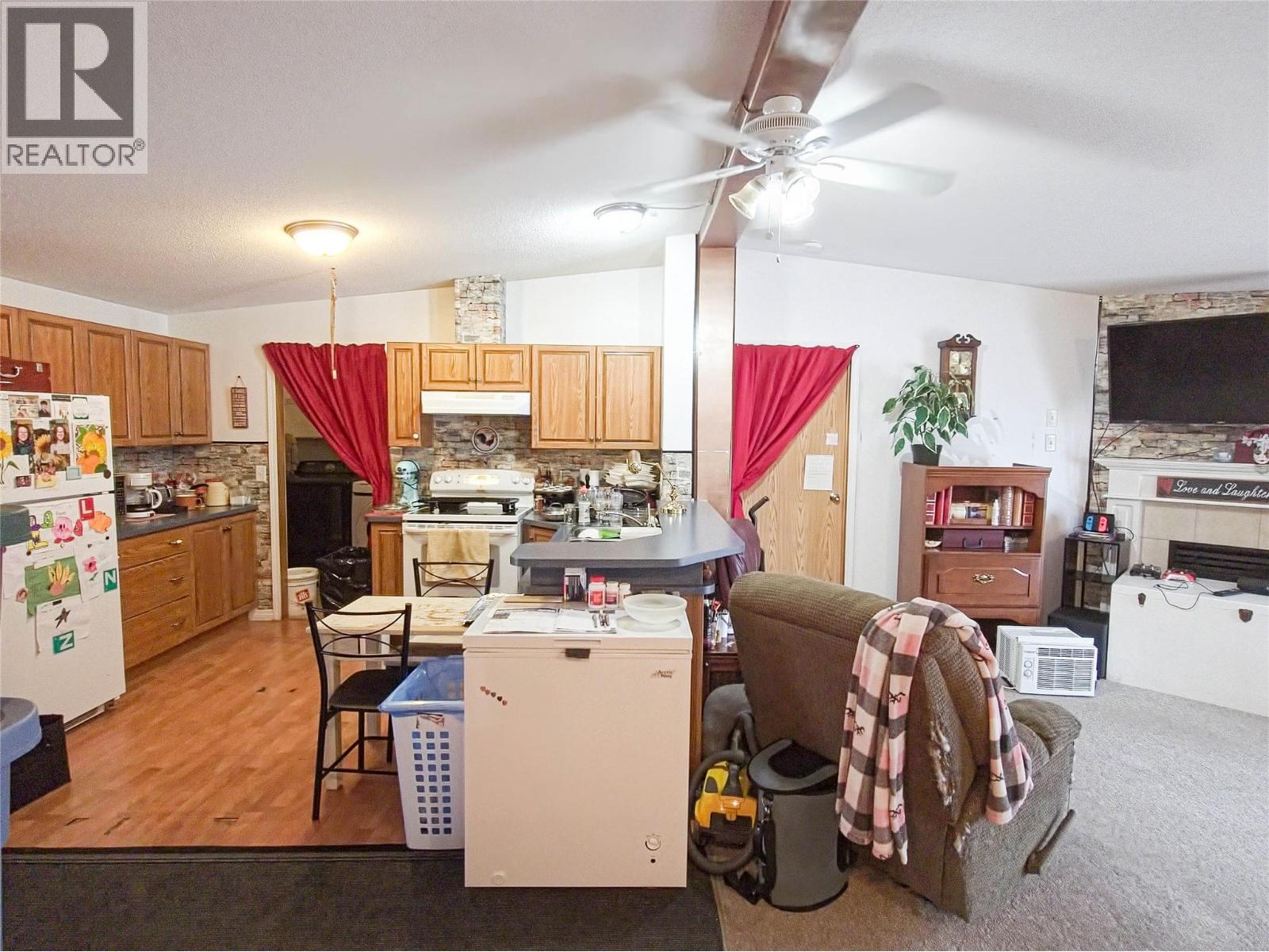 327 97a Highway, Spallumcheen, British Columbia  V0E 1B6 - Photo 10 - 10378647