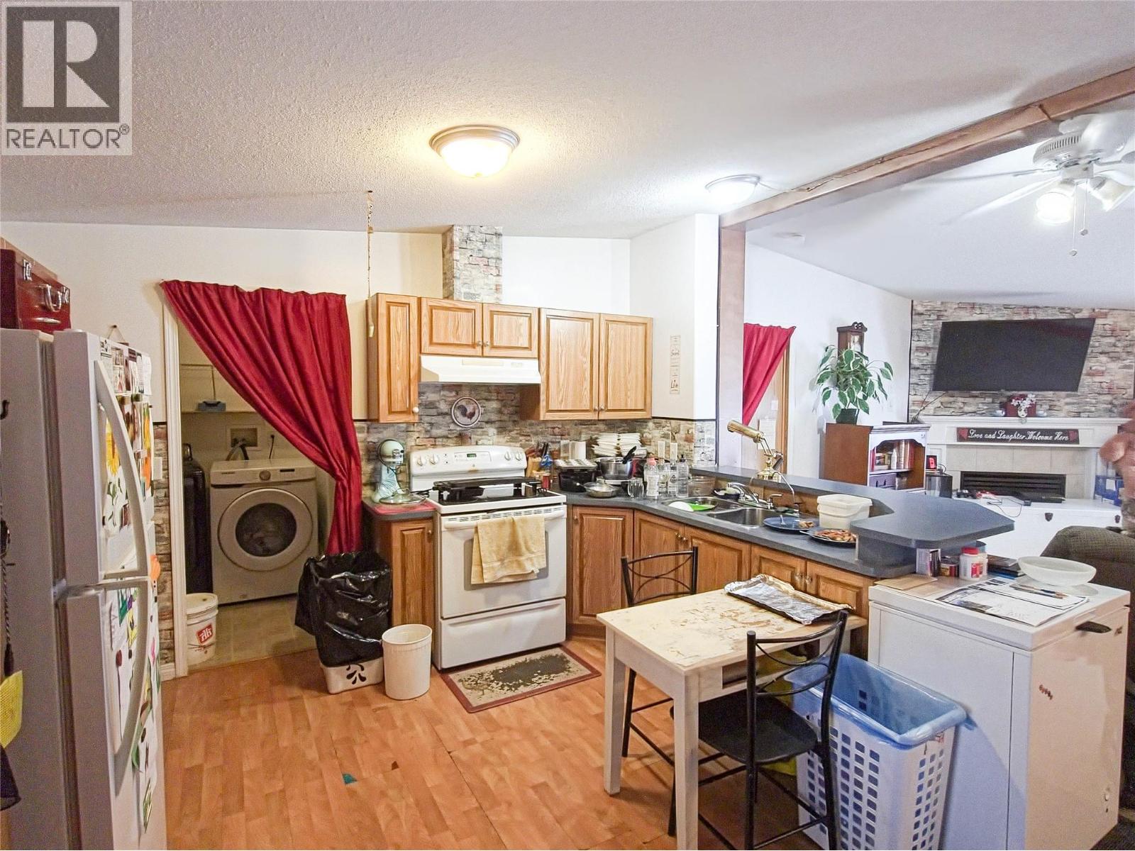 327 97a Highway, Spallumcheen, British Columbia  V0E 1B6 - Photo 6 - 10378647