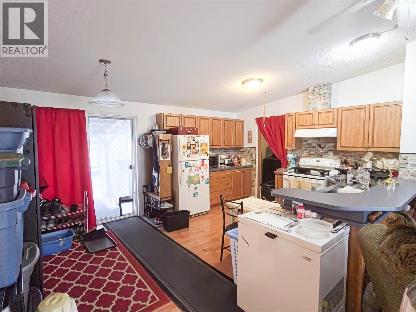 327 97a Highway, Spallumcheen, British Columbia  V0E 1B6 - Photo 5 - 10378647