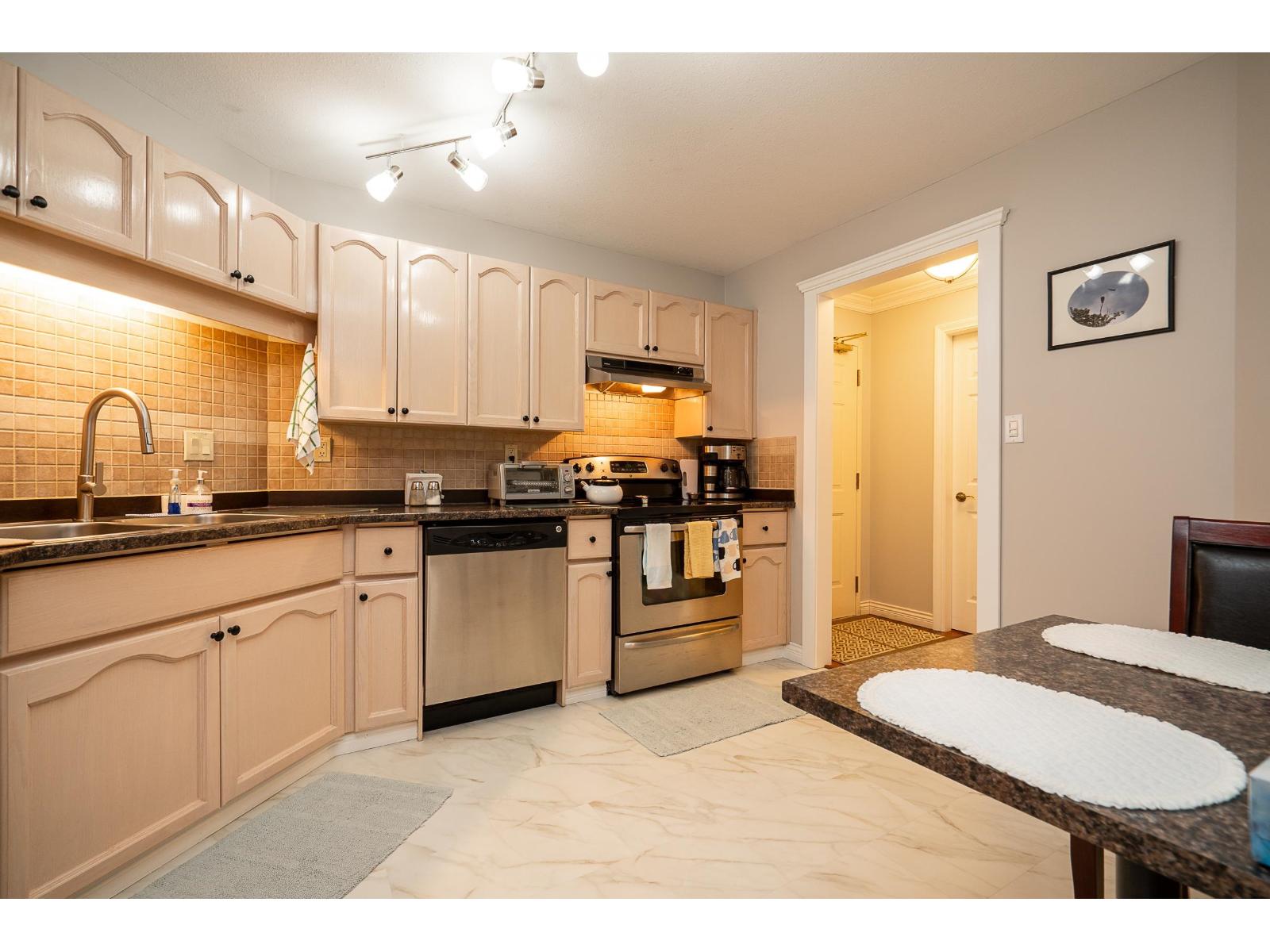 105 2410 Emerson Street, Abbotsford, British Columbia  V2T 3J3 - Photo 6 - R3099252