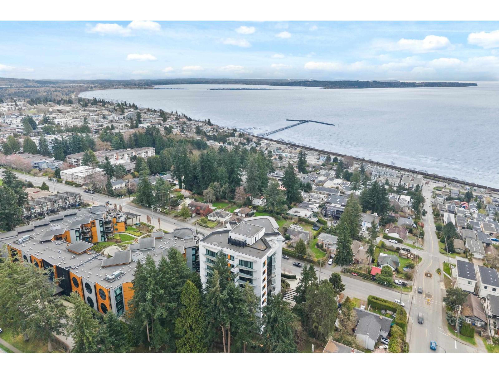 602 14825 Thrift Avenue, White Rock, British Columbia  V4B 2J6 - Photo 2 - R3099689