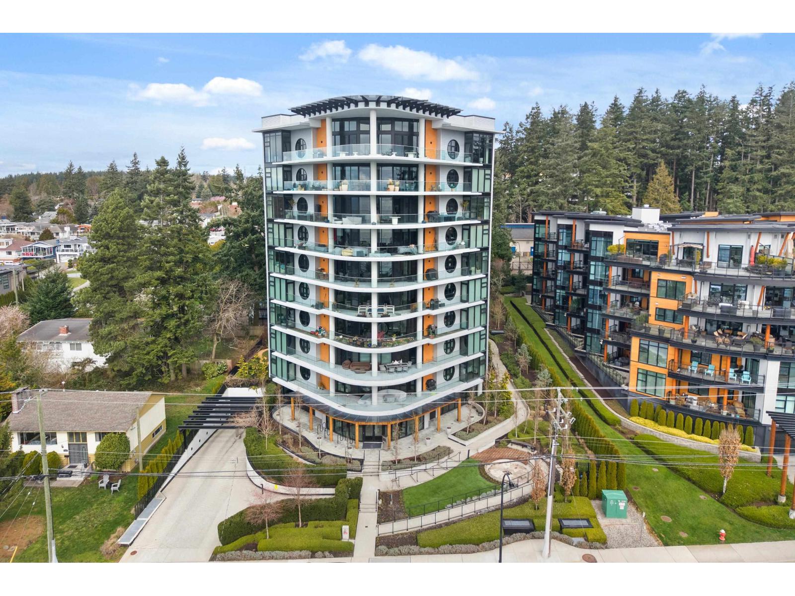 602 14825 THRIFT AVENUE, White Rock, British Columbia