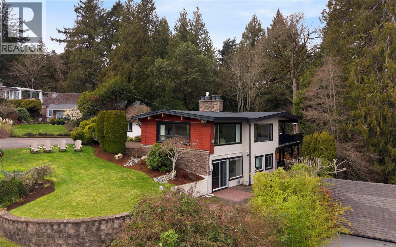 4988 Georgia Park Terr, Saanich, British Columbia  V8Y 2B9 - Photo 2 - 1026531