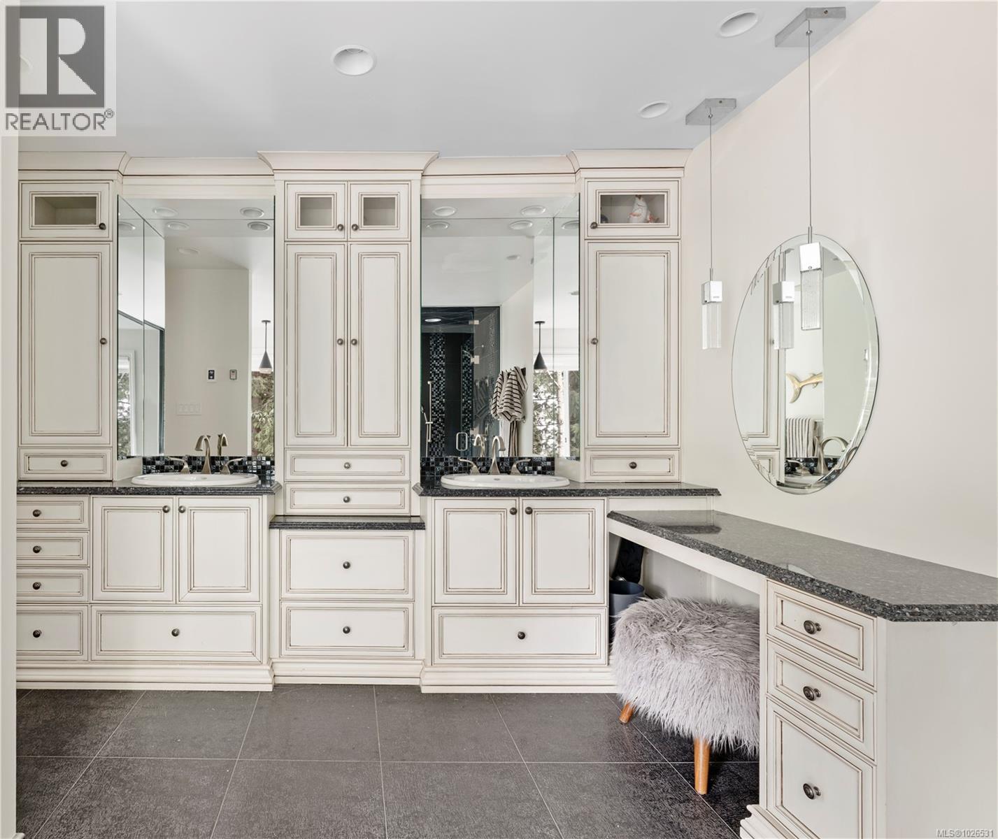 4988 Georgia Park Terr, Saanich, British Columbia  V8Y 2B9 - Photo 28 - 1026531