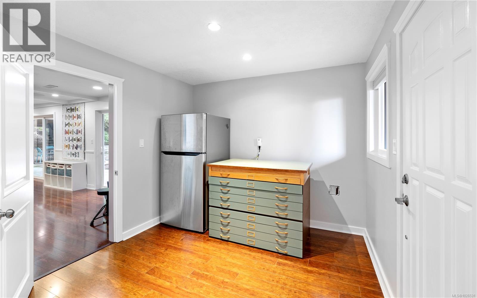 4988 Georgia Park Terr, Saanich, British Columbia  V8Y 2B9 - Photo 37 - 1026531