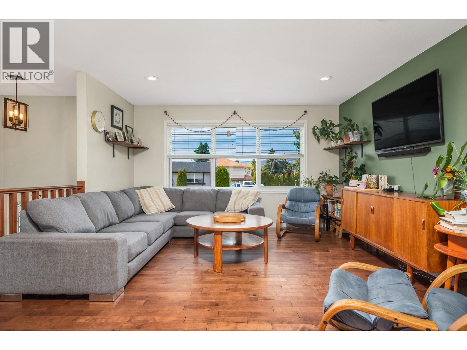 2003 21 Street, Vernon, British Columbia  V1T 7C3 - Photo 12 - 10379313