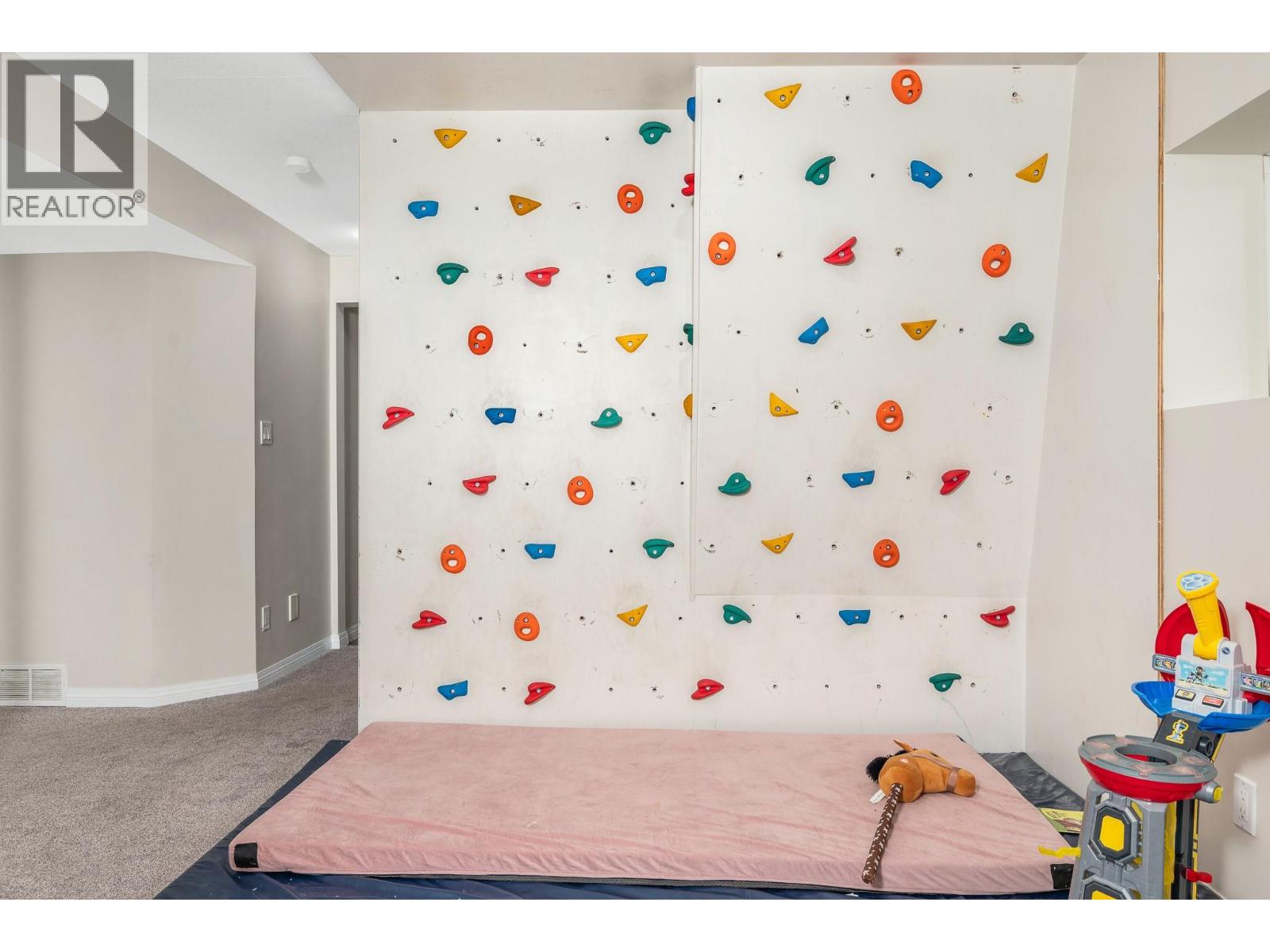 2003 21 Street, Vernon, British Columbia  V1T 7C3 - Photo 21 - 10379313