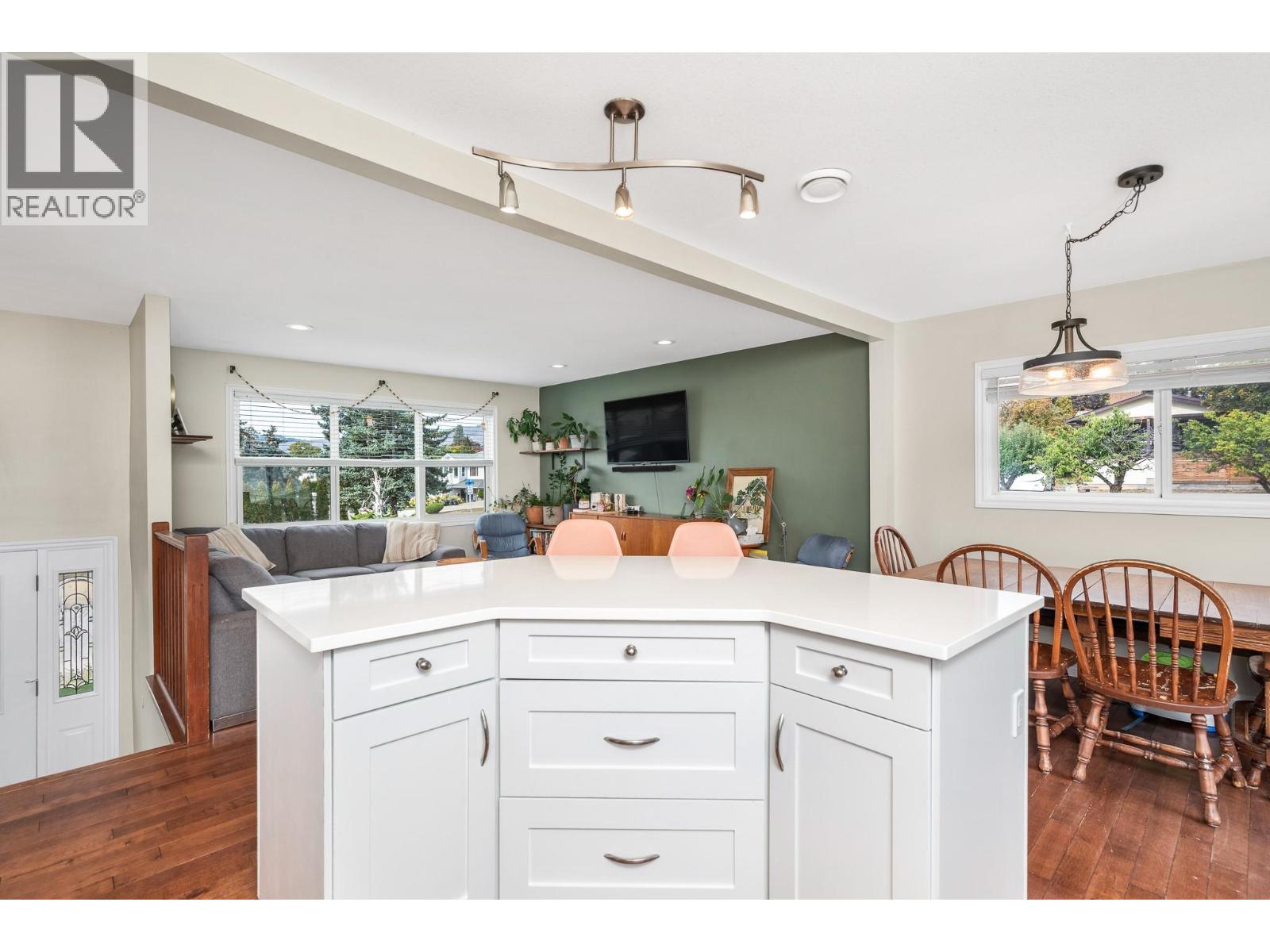 2003 21 Street, Vernon, British Columbia  V1T 7C3 - Photo 9 - 10379313