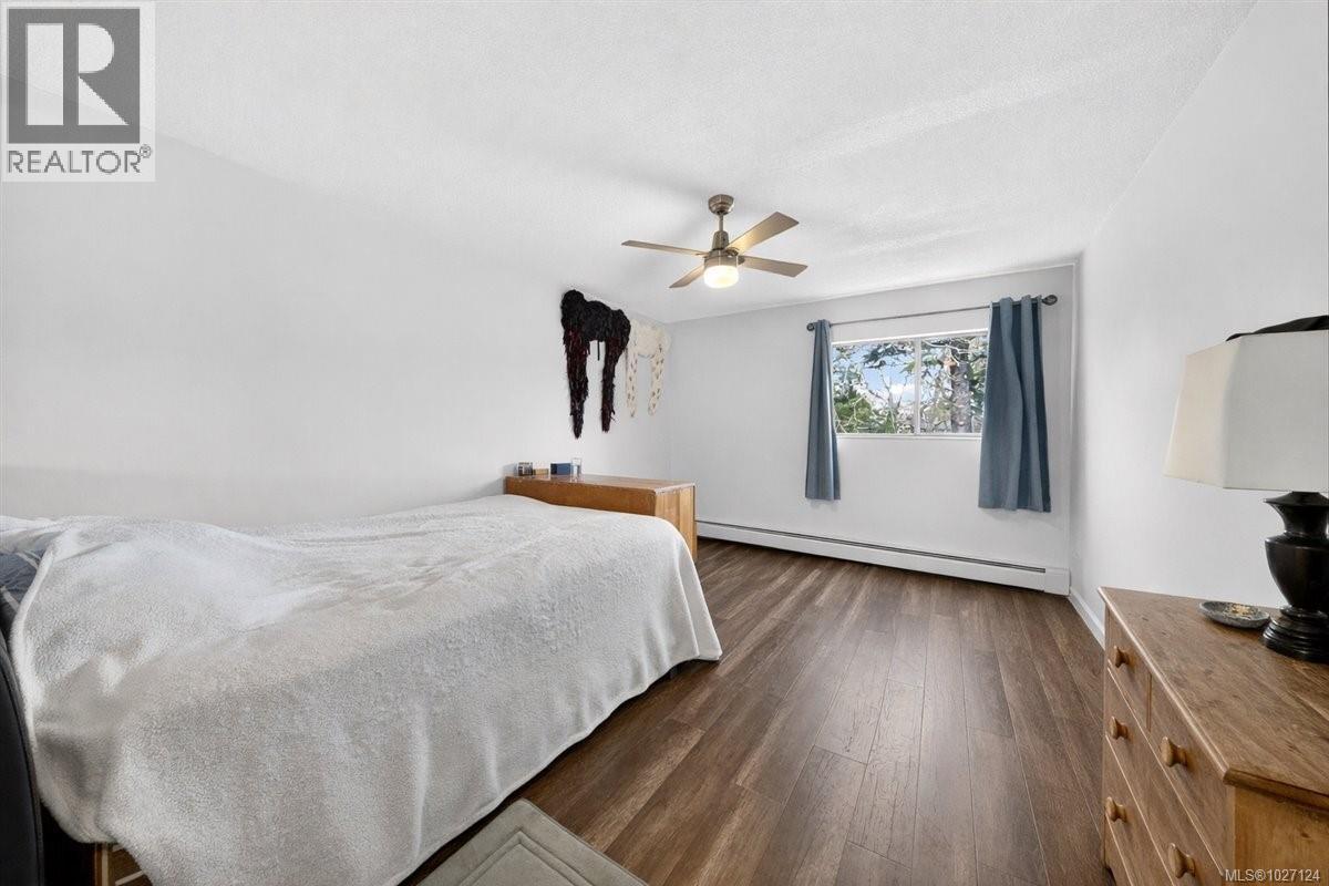 302 1000 Esquimalt Rd, Esquimalt, British Columbia  V9A 3N2 - Photo 3 - 1027124