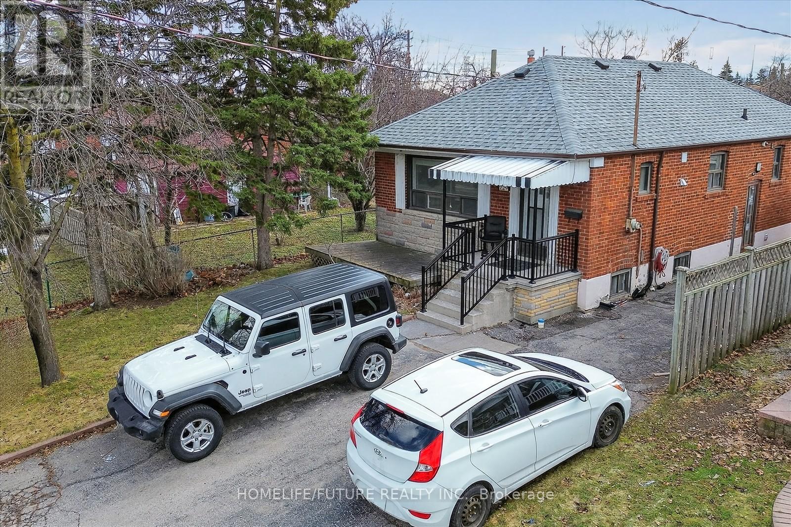 Main - 229 Flora Drive, Toronto, Ontario  M1P 1B2 - Photo 2 - E12882776