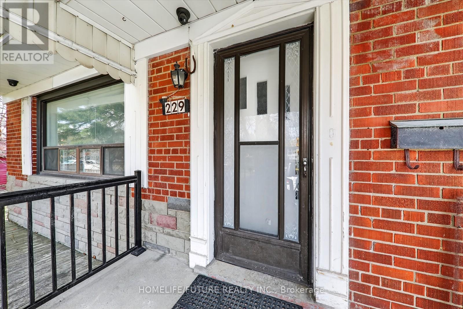 Main - 229 Flora Drive, Toronto, Ontario  M1P 1B2 - Photo 4 - E12882776