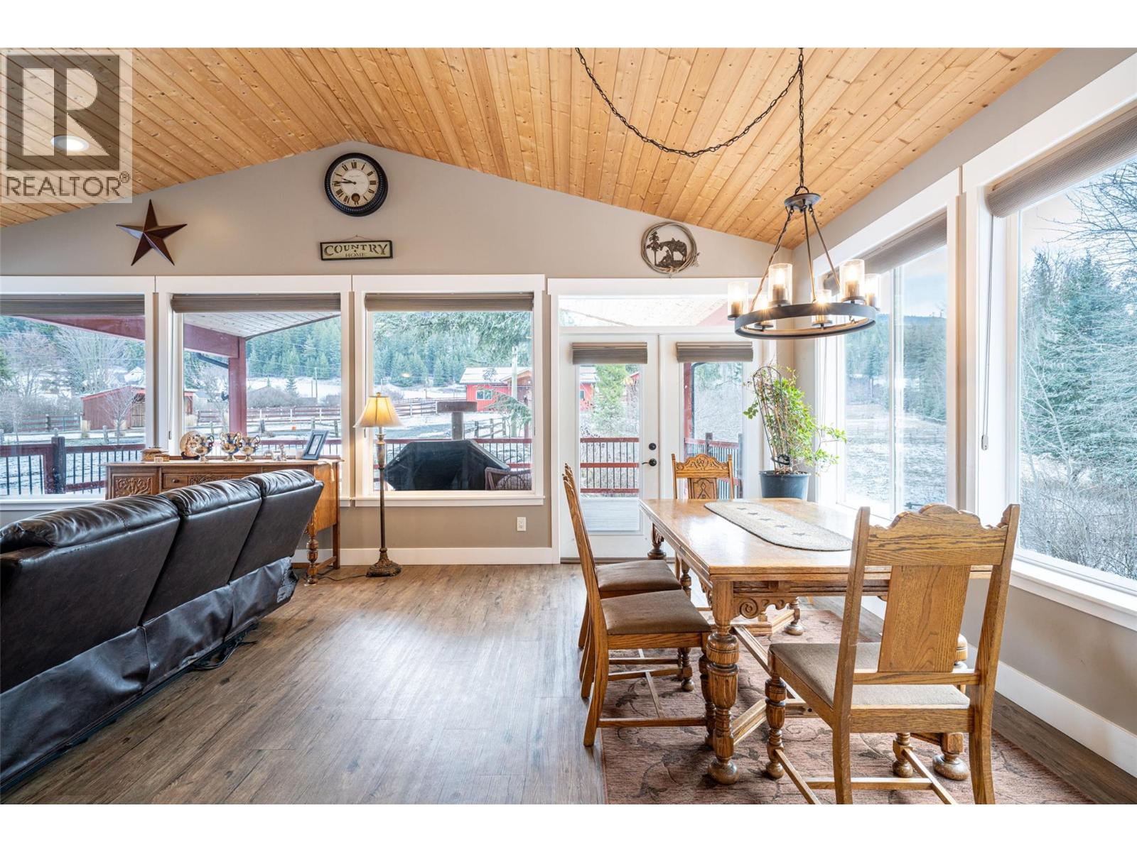 6440 Okanagan Avenue Se, Salmon Arm, British Columbia  V1E 1Y2 - Photo 27 - 10378525