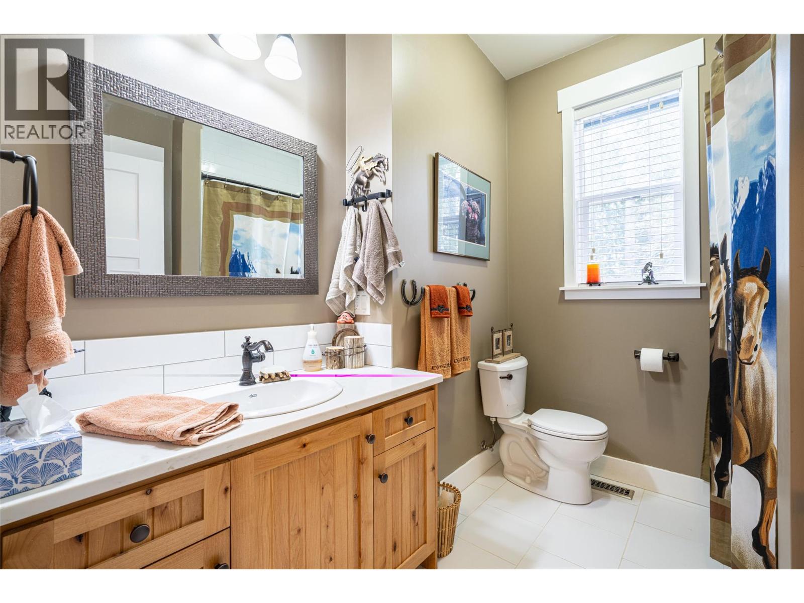 6440 Okanagan Avenue Se, Salmon Arm, British Columbia  V1E 1Y2 - Photo 37 - 10378525