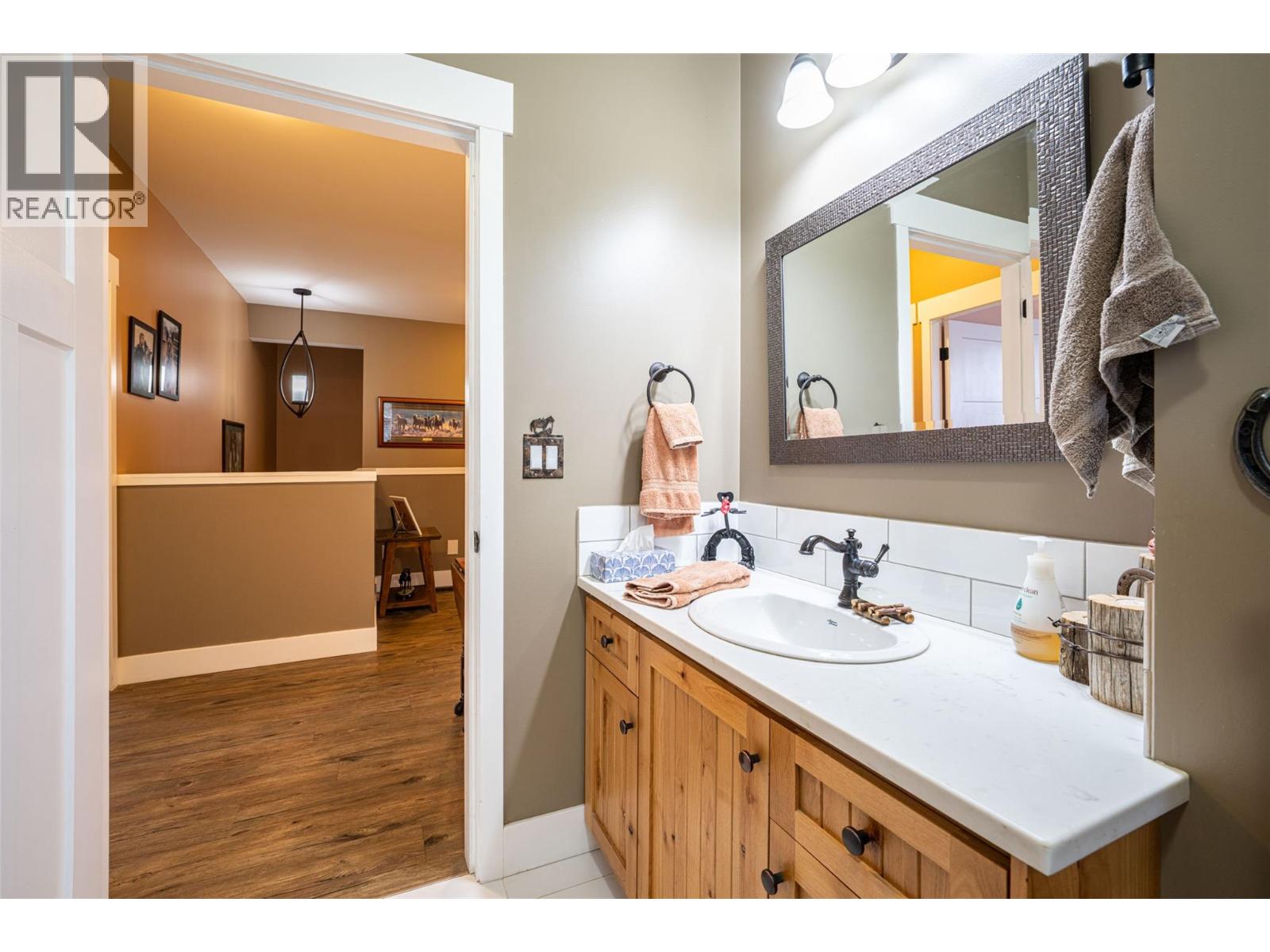 6440 Okanagan Avenue Se, Salmon Arm, British Columbia  V1E 1Y2 - Photo 38 - 10378525