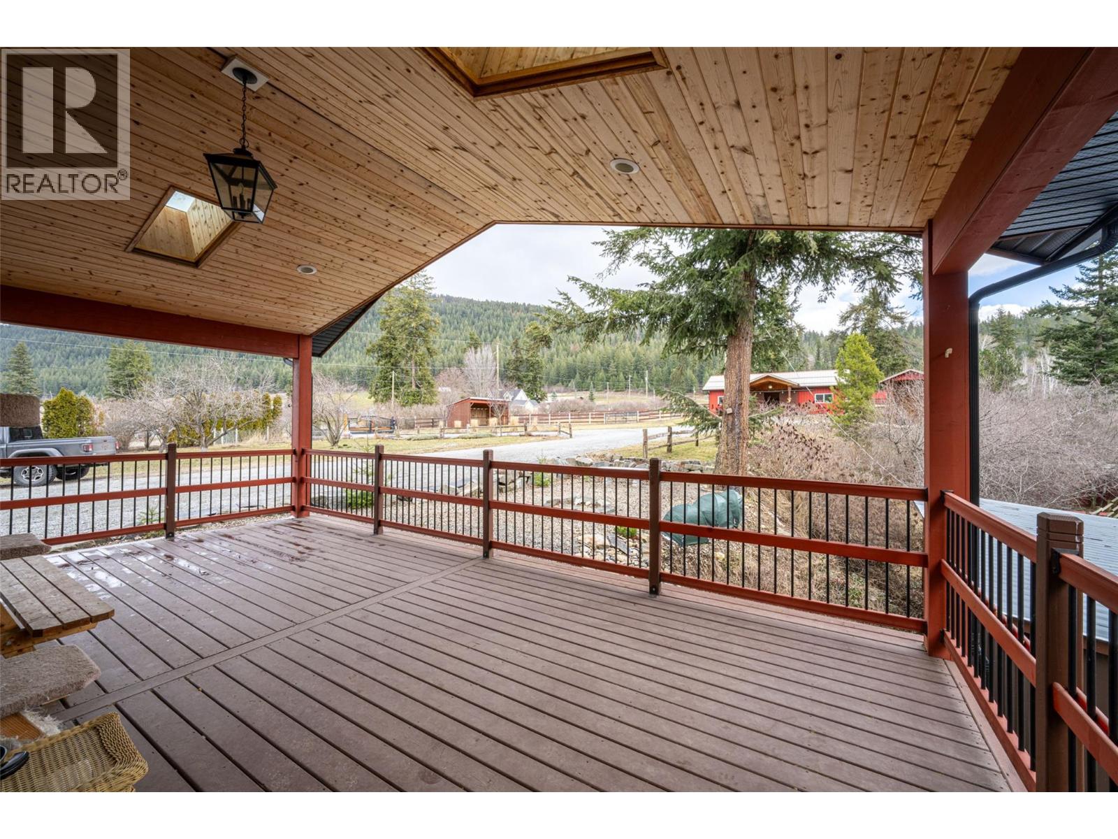 6440 Okanagan Avenue Se, Salmon Arm, British Columbia  V1E 1Y2 - Photo 5 - 10378525