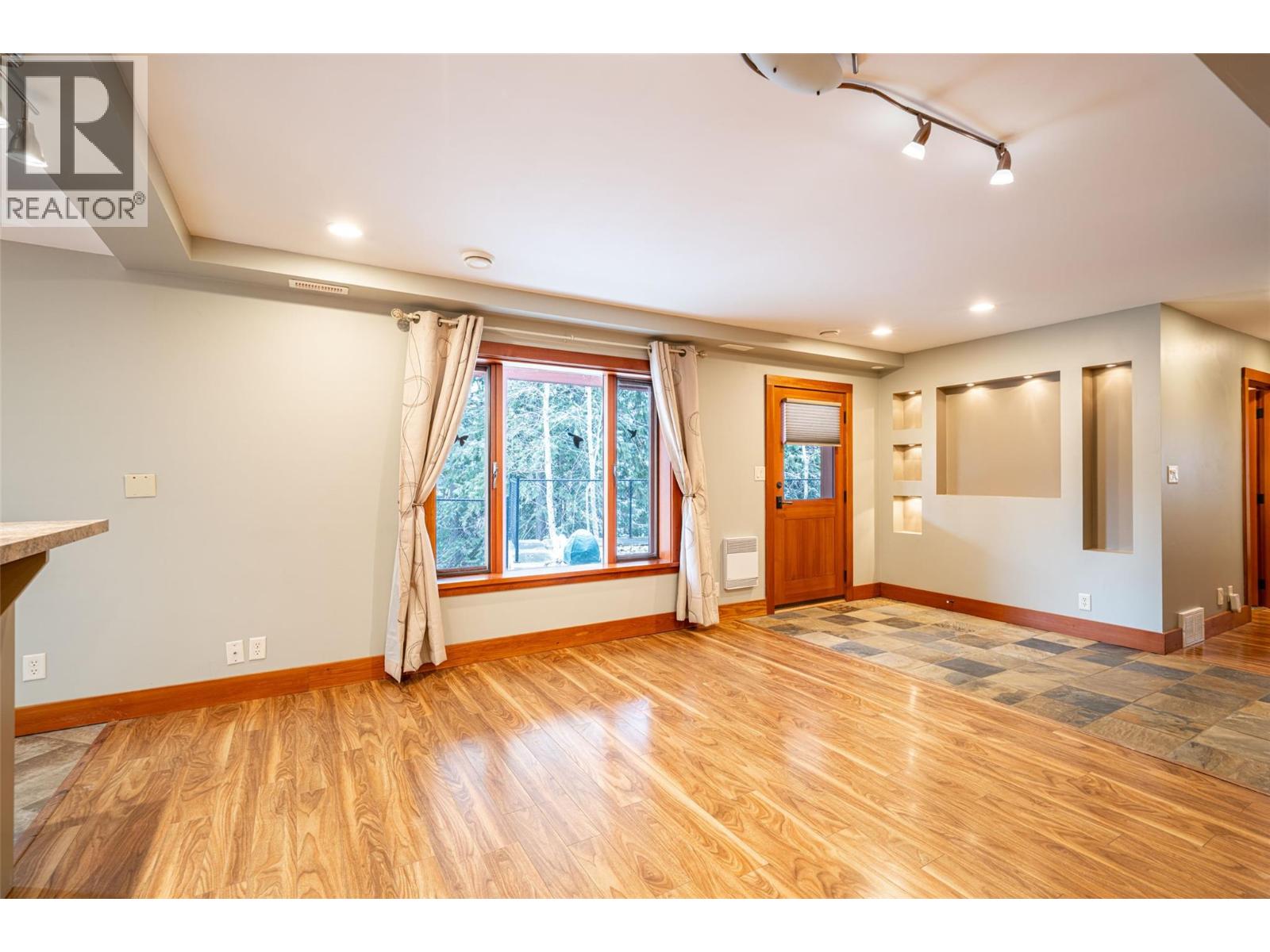 6440 Okanagan Avenue Se, Salmon Arm, British Columbia  V1E 1Y2 - Photo 67 - 10378525