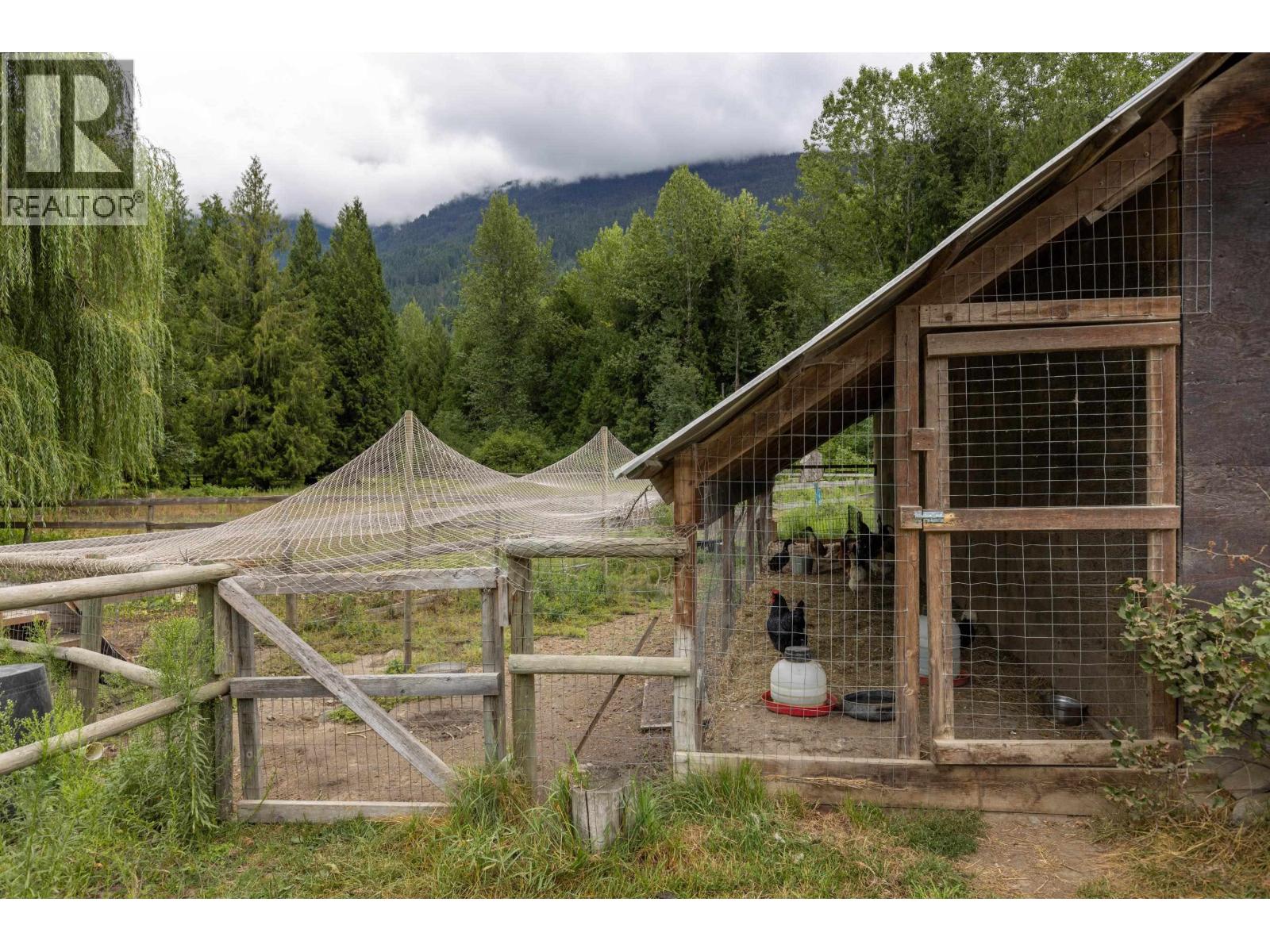 8988b Pemberton Meadows Road, Pemberton, British Columbia  V0N 2L2 - Photo 23 - R3099732