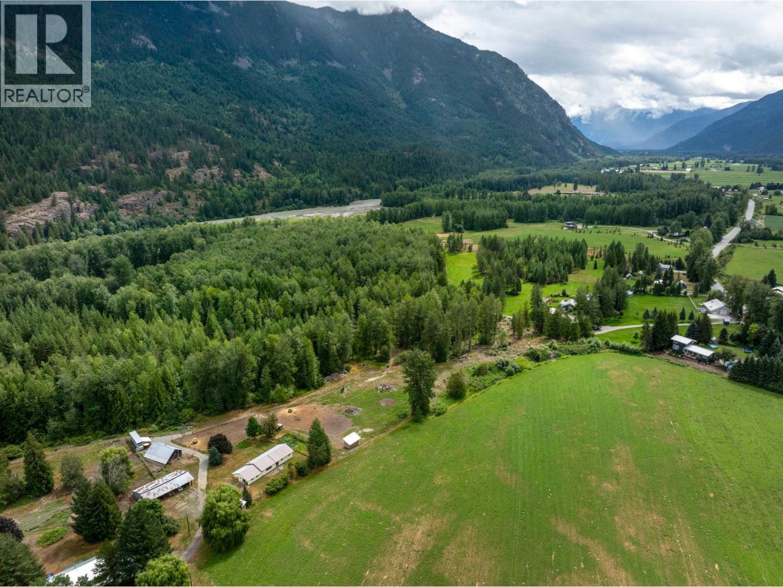 8988b Pemberton Meadows Road, Pemberton, British Columbia  V0N 2L2 - Photo 25 - R3099732