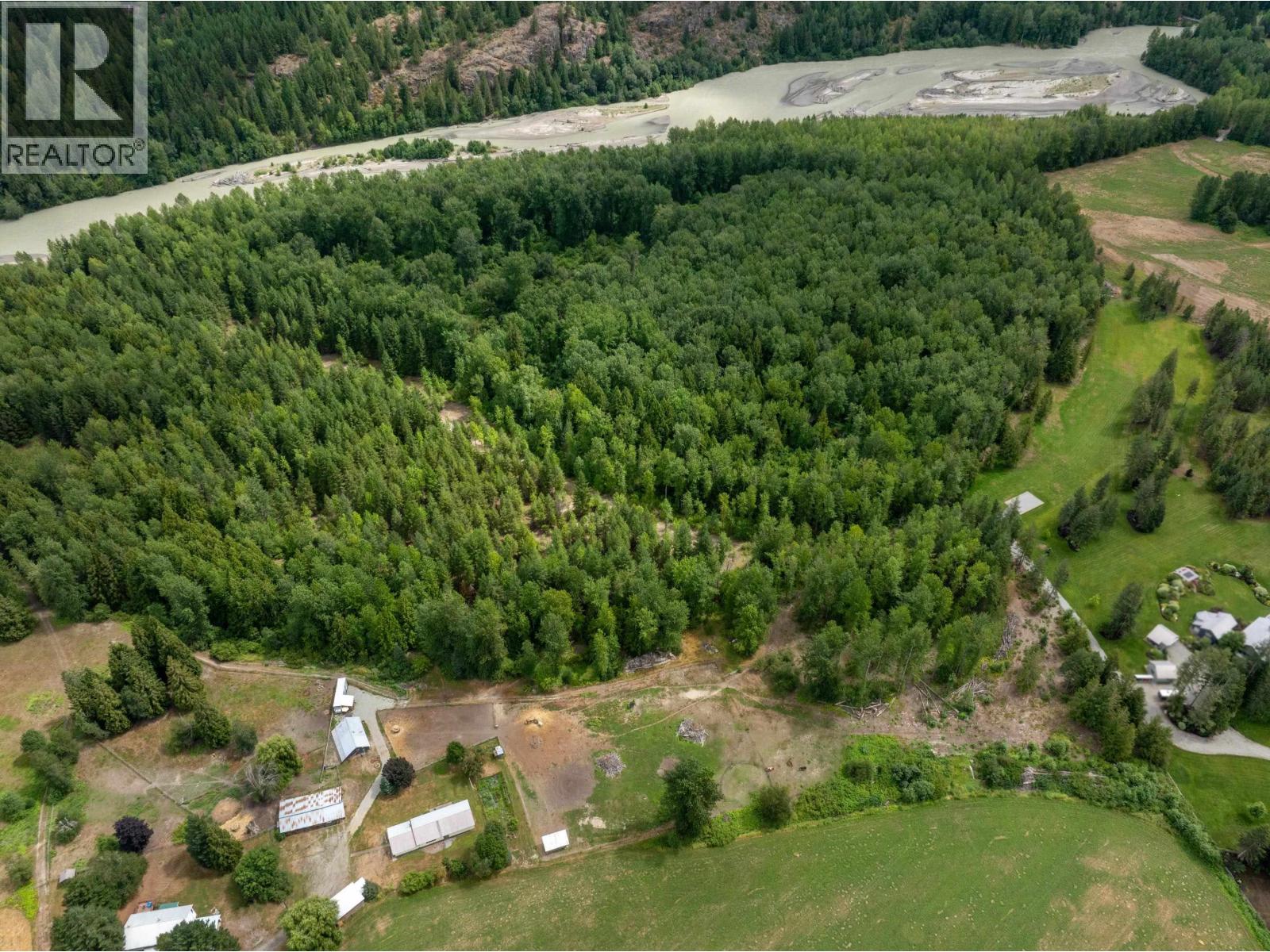 8988b Pemberton Meadows Road, Pemberton, British Columbia  V0N 2L2 - Photo 28 - R3099732