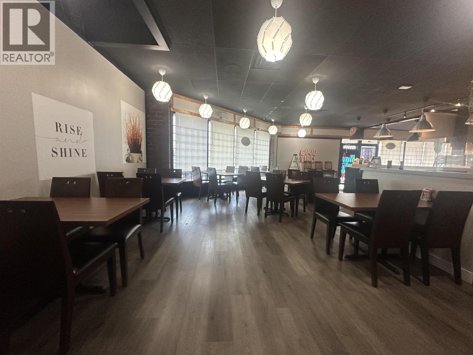 200/210 22529 Lougheed Highway, Maple Ridge, British Columbia  V2X 2V6 - Photo 4 - C8077026