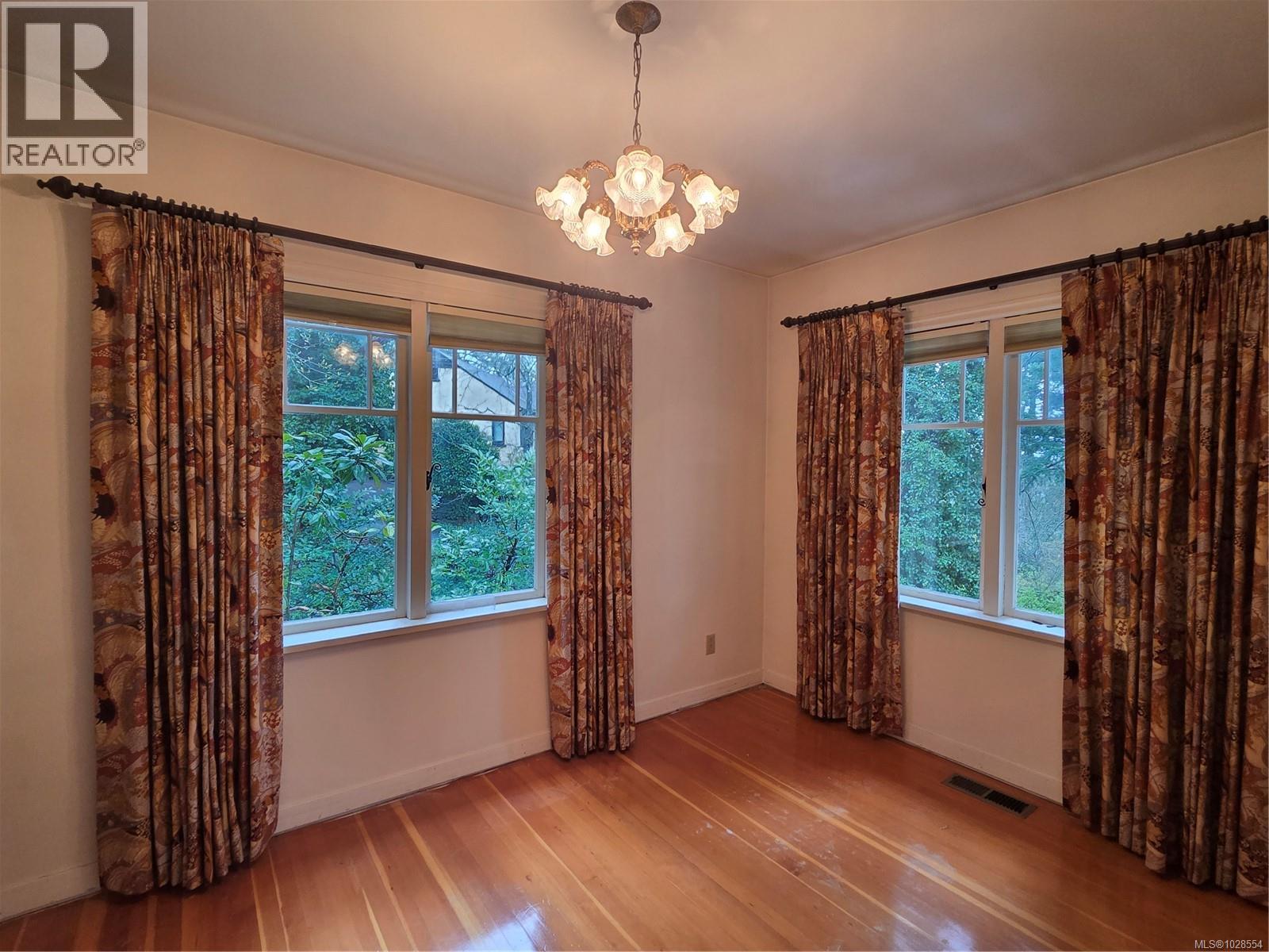 1254 Burnside Rd W, View Royal, British Columbia  V8Z 1N9 - Photo 9 - 1028554