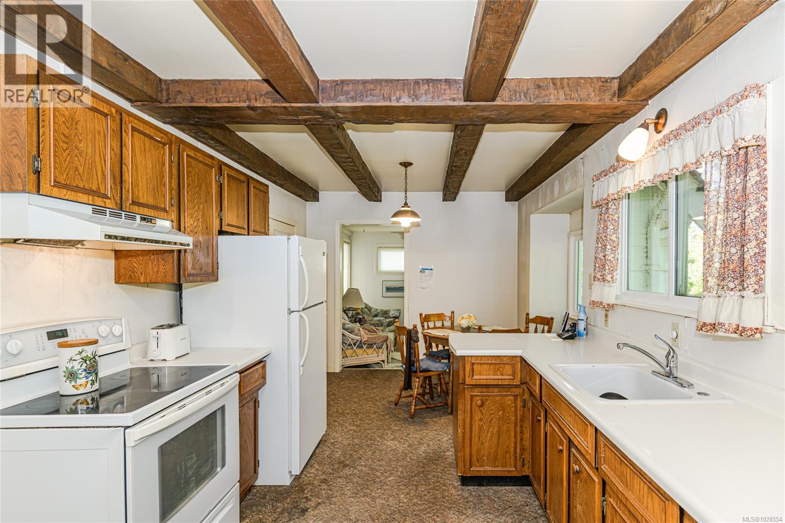 1254 Burnside Rd W, View Royal, British Columbia  V8Z 1N9 - Photo 13 - 1028554