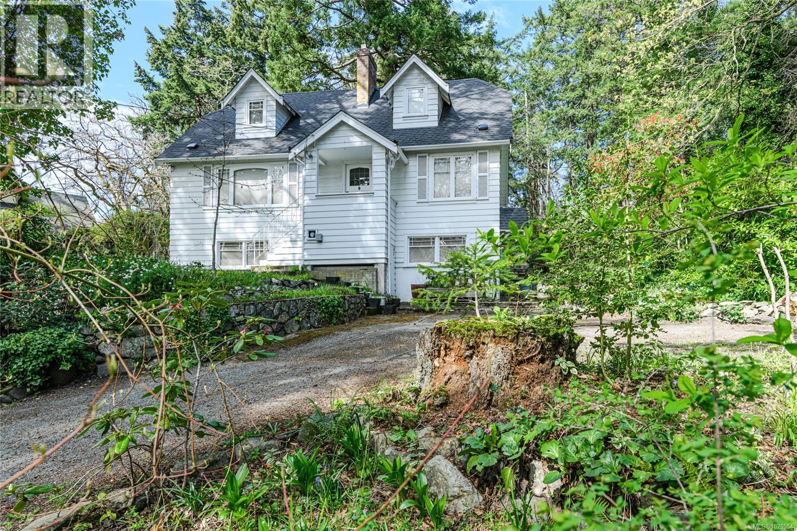 1254 Burnside Rd W, View Royal, British Columbia