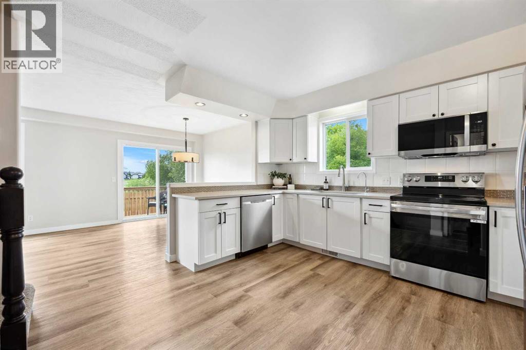 29 Ross Place, Crossfield, Alberta  T0M 0S0 - Photo 4 - A2292237