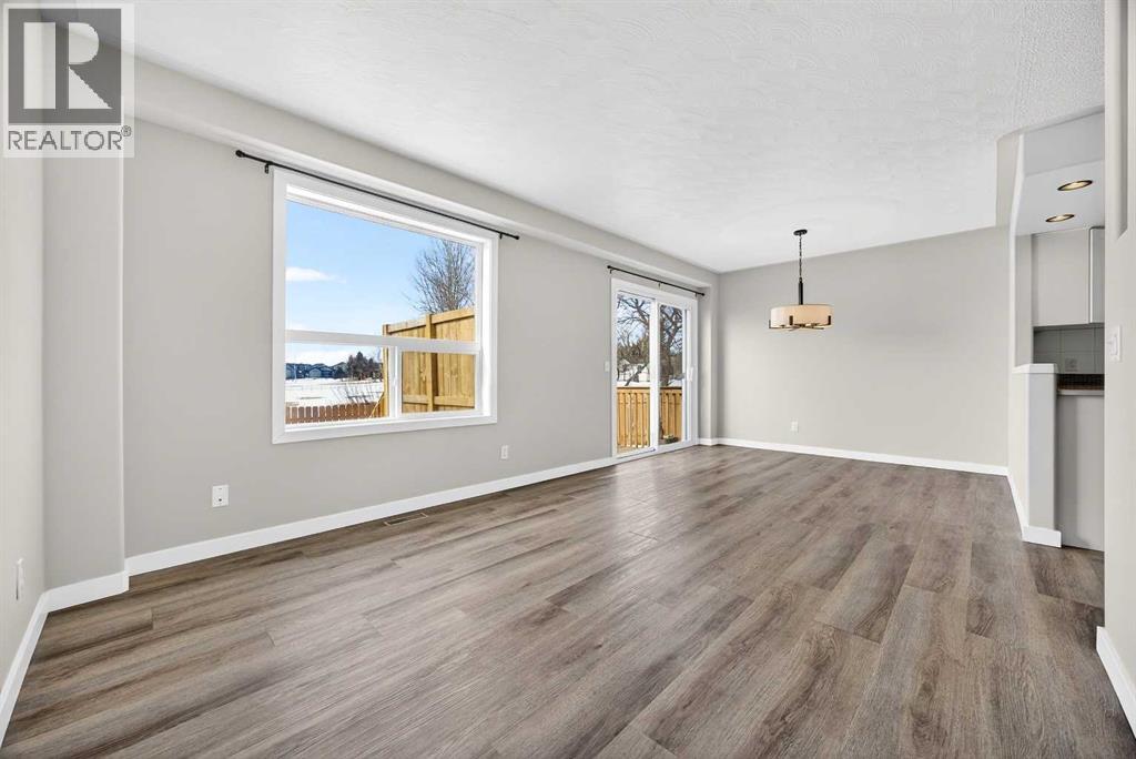 29 Ross Place, Crossfield, Alberta  T0M 0S0 - Photo 11 - A2292237