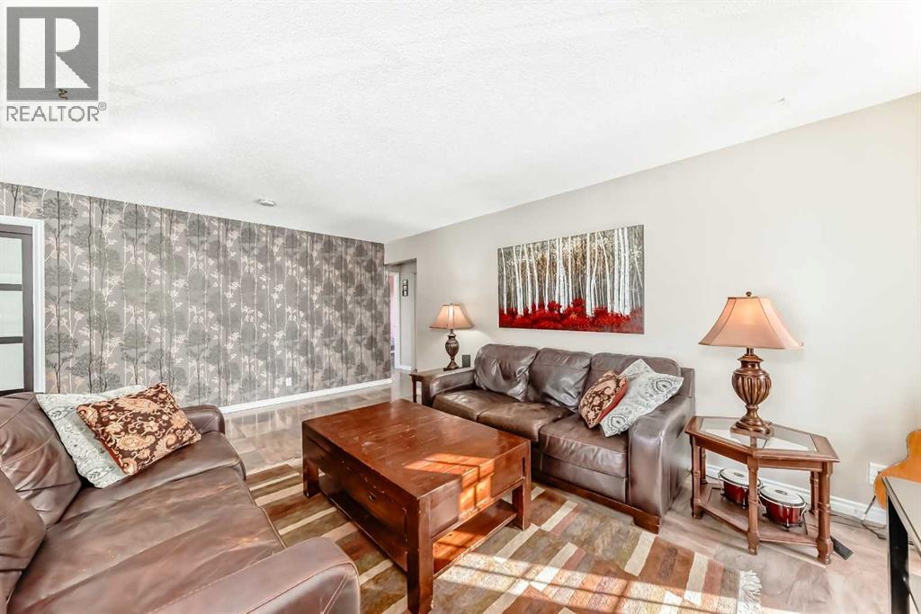 48 Midglen Way Se, Calgary, Alberta  T2X 1G4 - Photo 11 - A2290419