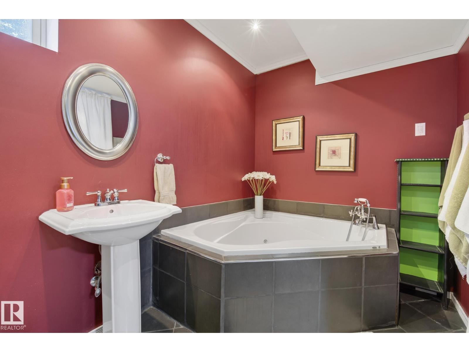 121 Galland Cr Nw, Edmonton, Alberta  T5T 6P5 - Photo 45 - E4477488