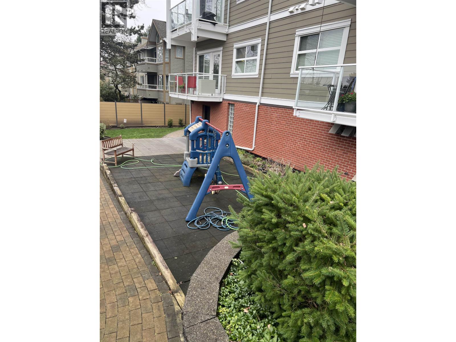 112 5655 Inman Avenue, Burnaby, British Columbia  V5H 2M2 - Photo 3 - R3099161