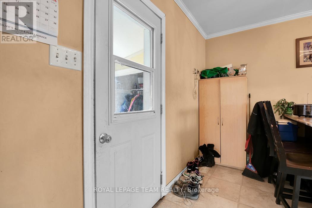 93 Queen Street, Smiths Falls, Ontario  K7A 3N5 - Photo 15 - X12882808