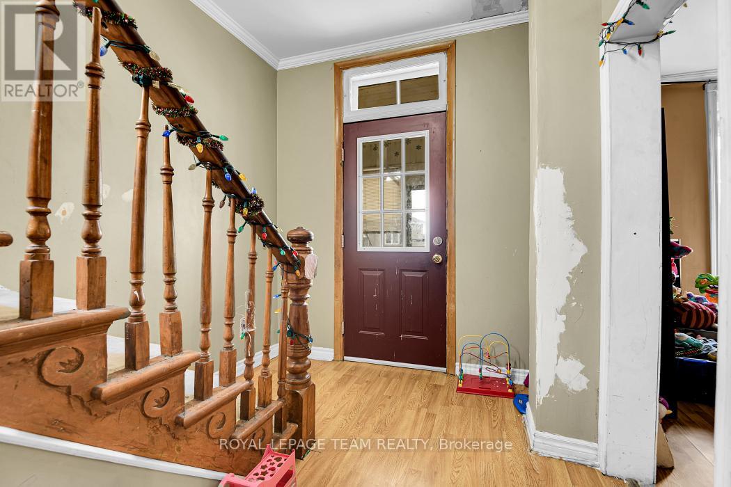 93 Queen Street, Smiths Falls, Ontario  K7A 3N5 - Photo 4 - X12882808