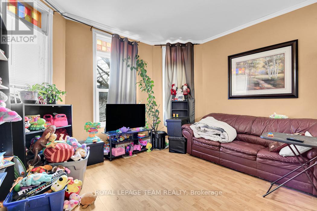 93 Queen Street, Smiths Falls, Ontario  K7A 3N5 - Photo 6 - X12882808