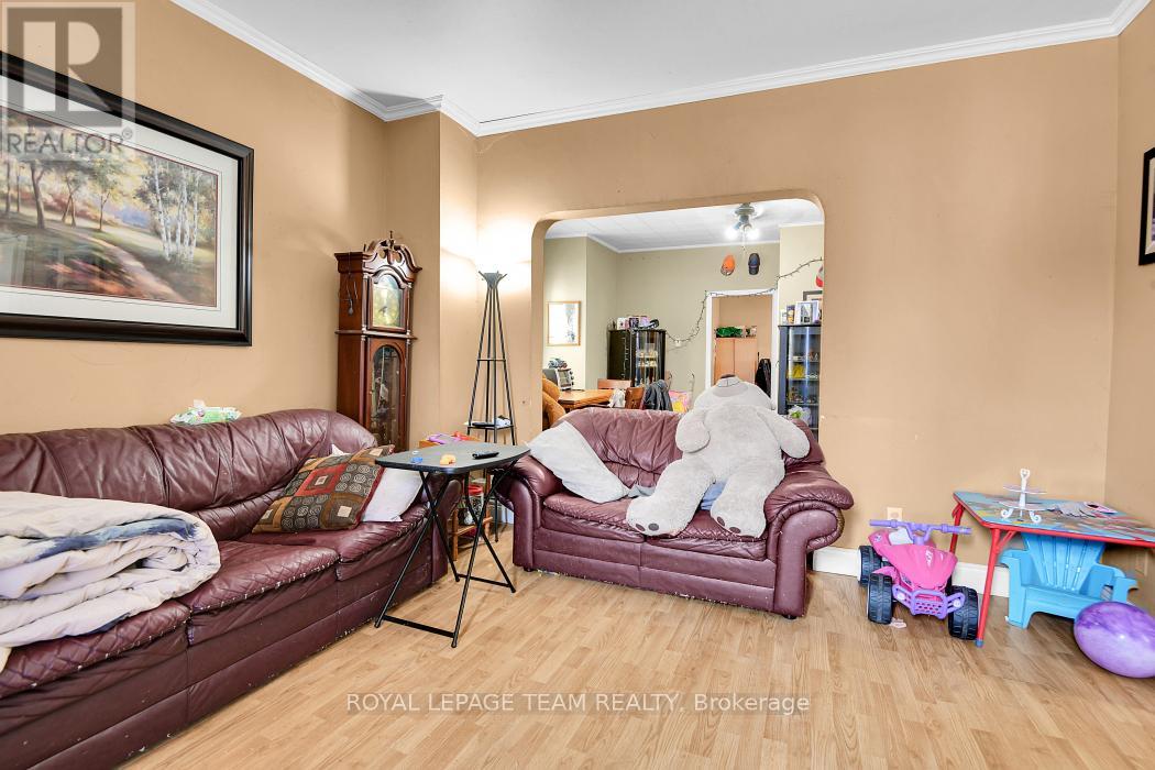 93 Queen Street, Smiths Falls, Ontario  K7A 3N5 - Photo 7 - X12882808