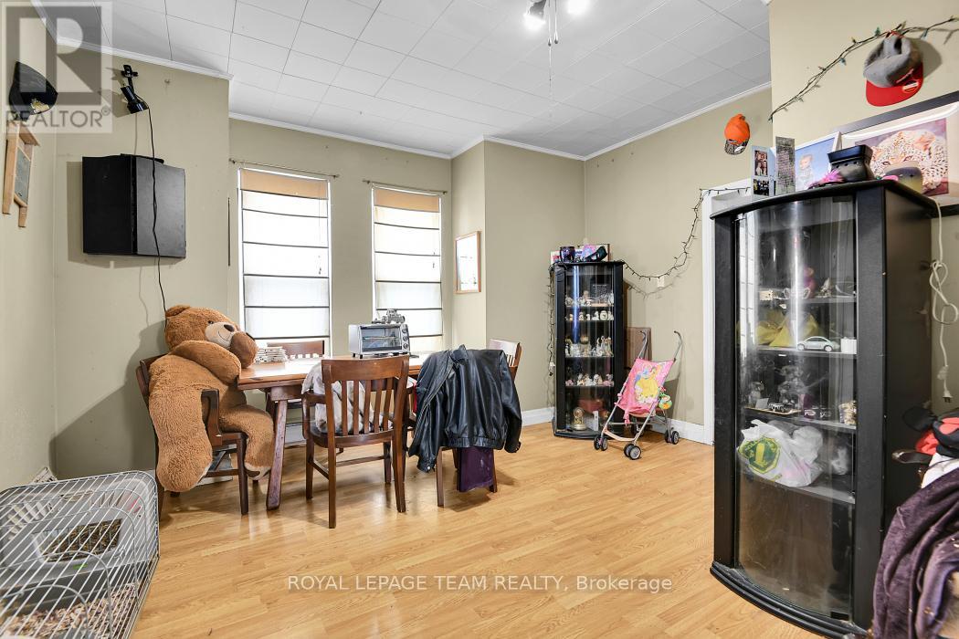 93 Queen Street, Smiths Falls, Ontario  K7A 3N5 - Photo 8 - X12882808