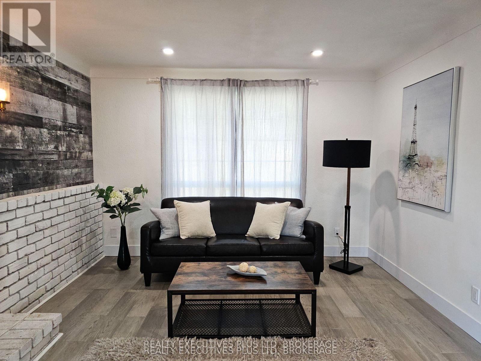 99 Carlton Avenue, Welland, Ontario  L3C 1R2 - Photo 10 - X12882810