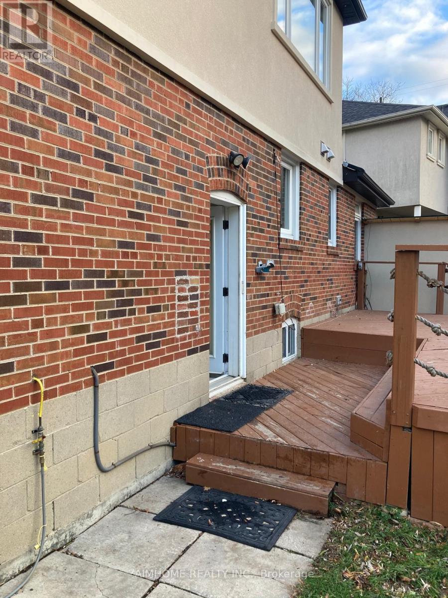 2b Dornfell Street, Toronto, Ontario  M2R 2Y6 - Photo 10 - C12859074