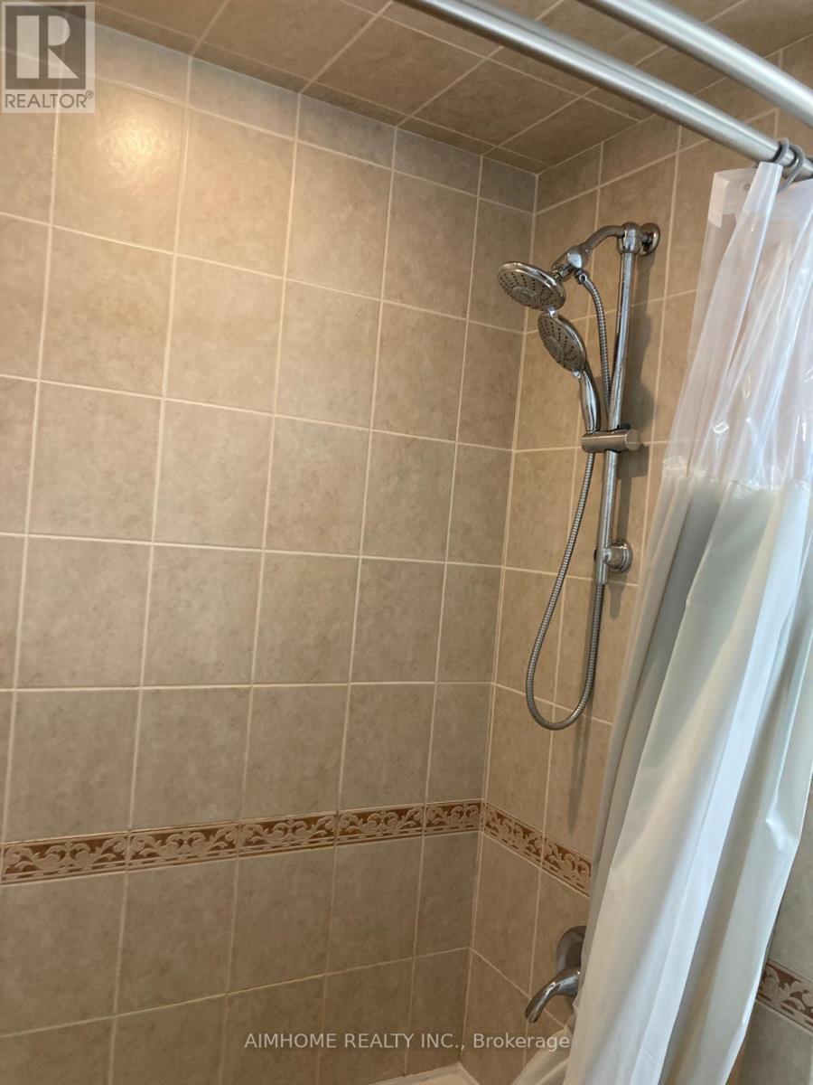 2b Dornfell Street, Toronto, Ontario  M2R 2Y6 - Photo 12 - C12859074