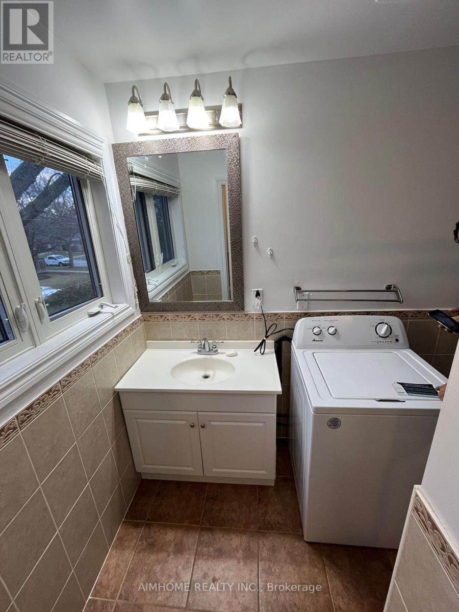 2b Dornfell Street, Toronto, Ontario  M2R 2Y6 - Photo 14 - C12859074