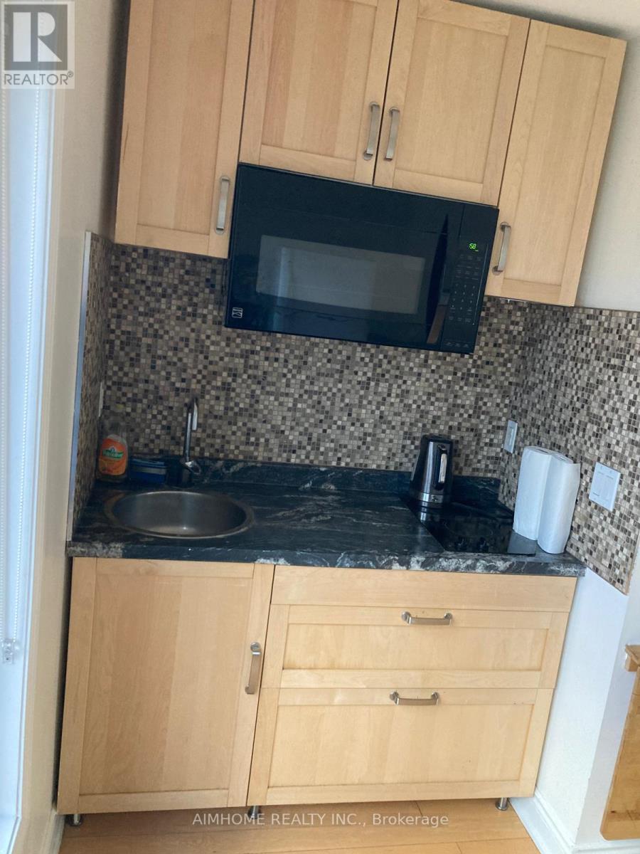 2b Dornfell Street, Toronto, Ontario  M2R 2Y6 - Photo 21 - C12859074