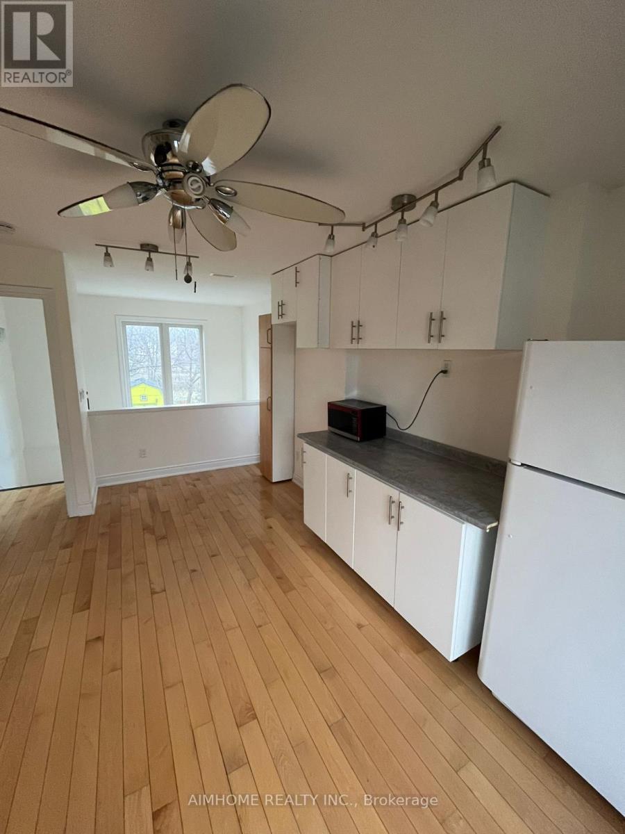 2b Dornfell Street, Toronto, Ontario  M2R 2Y6 - Photo 3 - C12859074